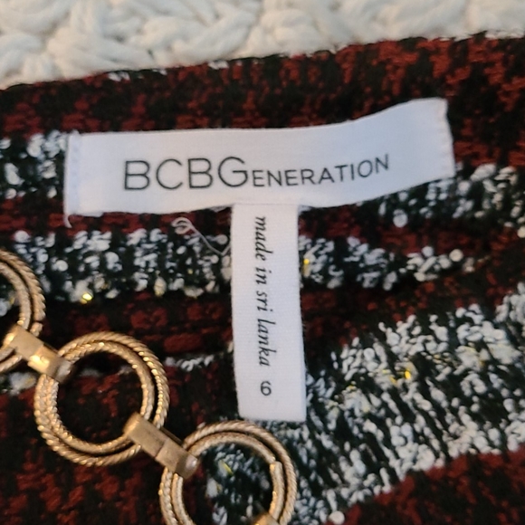 BCBG GENERATION SIZE 6 MULTI SHORTS - Picture 16 of 16